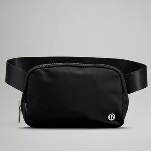 Lululemon Everywhere Belt Bag - Black